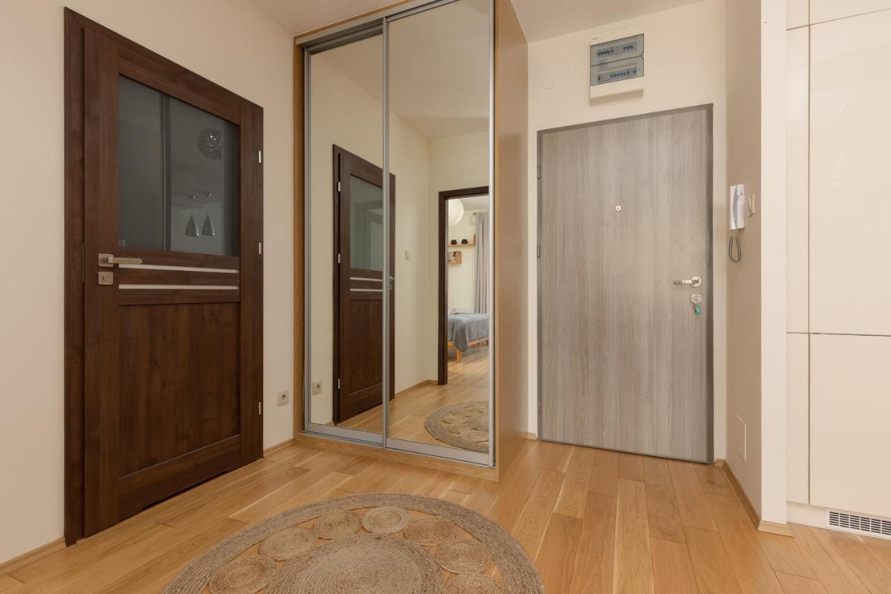 Osiedle Intenso Warszawa Wola By Noclegi Renters Kültér fotó