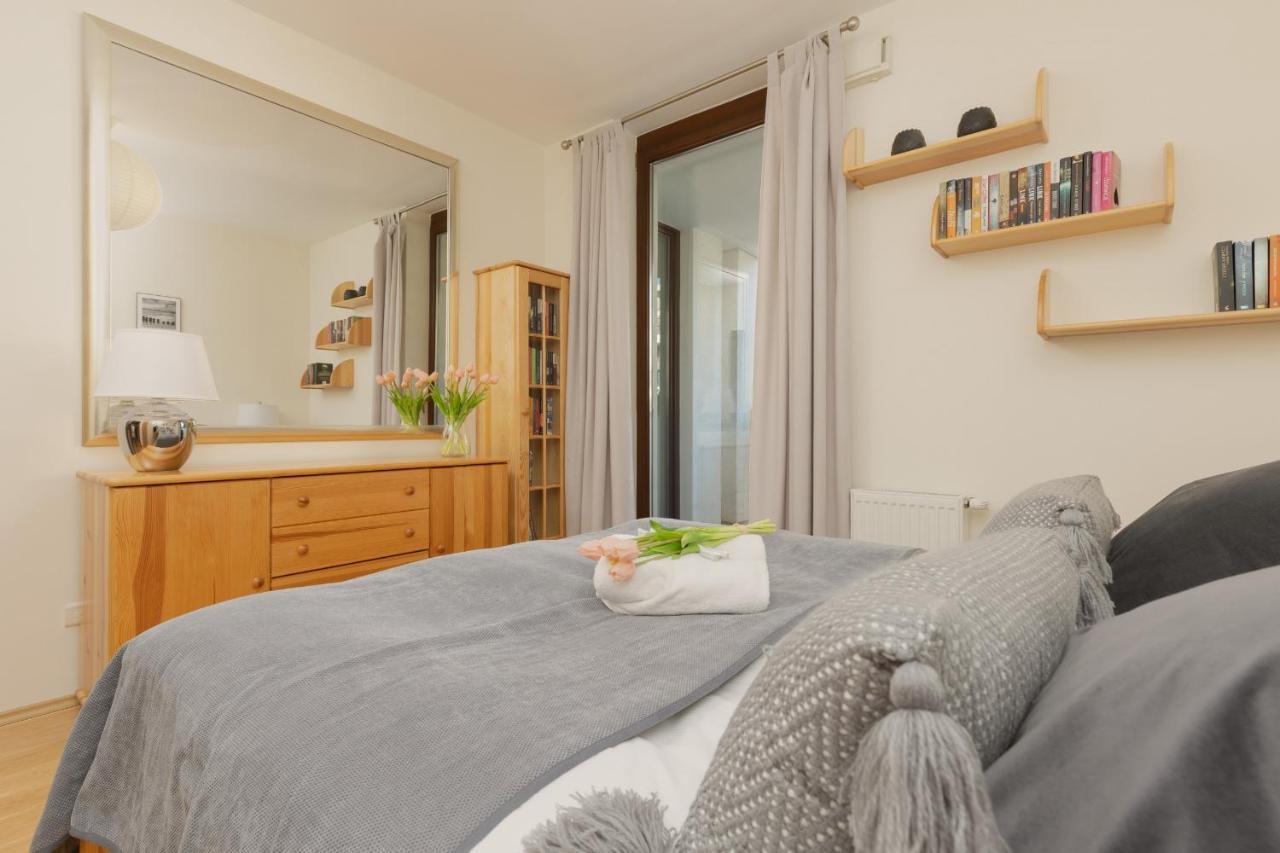 Osiedle Intenso Warszawa Wola By Noclegi Renters Kültér fotó