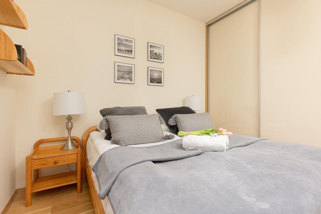 Osiedle Intenso Warszawa Wola By Noclegi Renters Kültér fotó