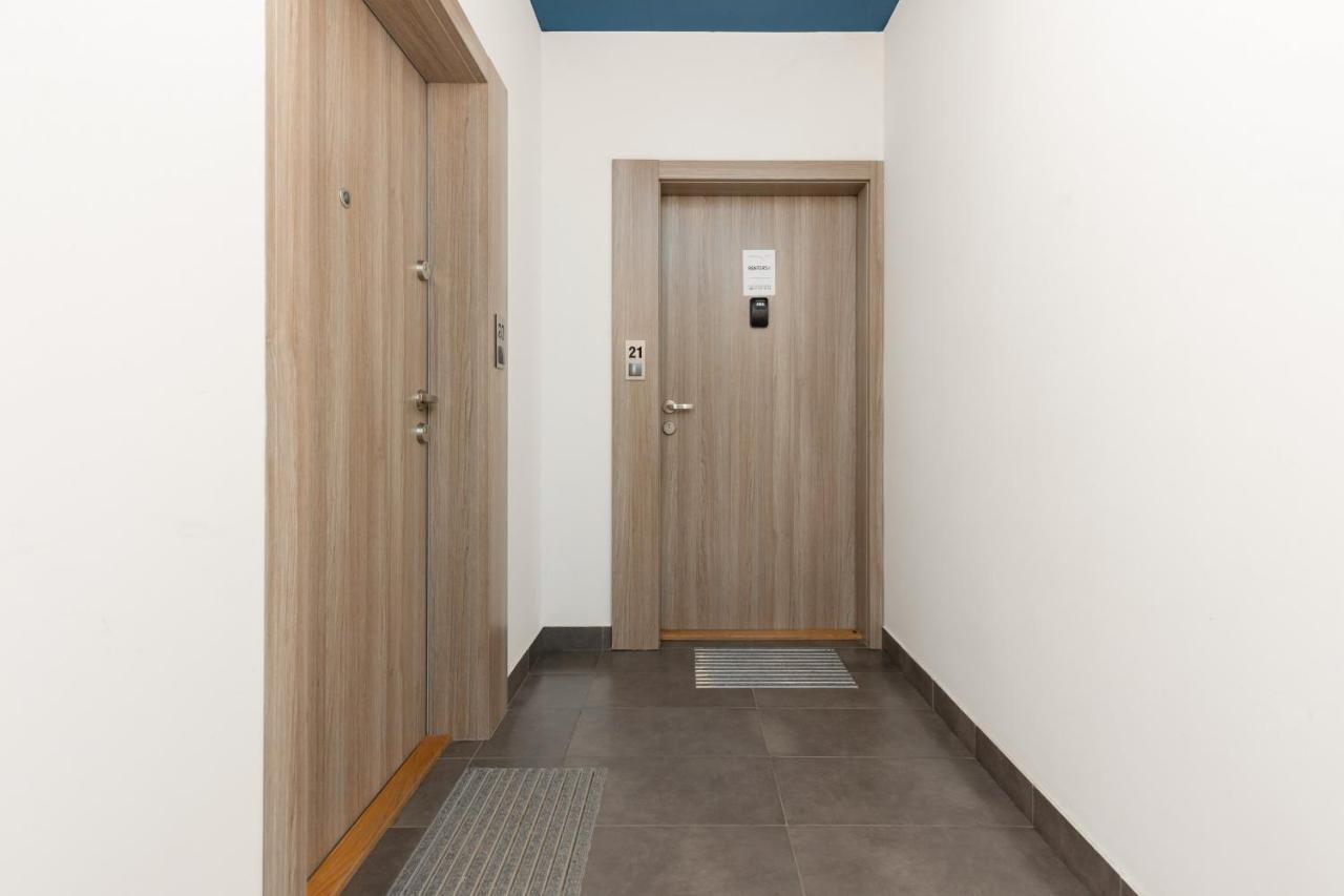 Osiedle Intenso Warszawa Wola By Noclegi Renters Kültér fotó