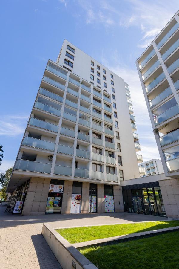 Osiedle Intenso Warszawa Wola By Noclegi Renters Kültér fotó